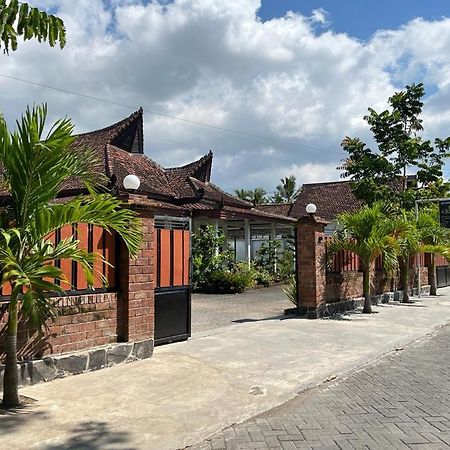 Capital O 92615 Villa Utama D'Alas Purwo Ringinpintu Exterior photo