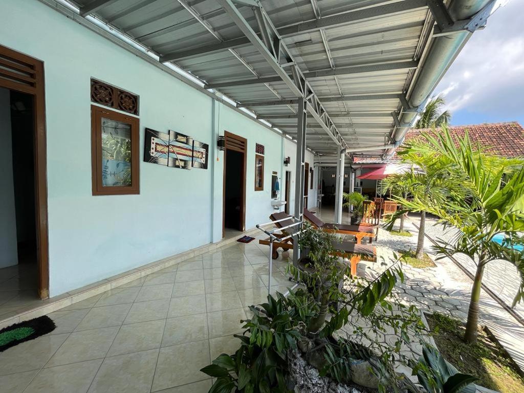 Capital O 92615 Villa Utama D'Alas Purwo Ringinpintu Exterior photo